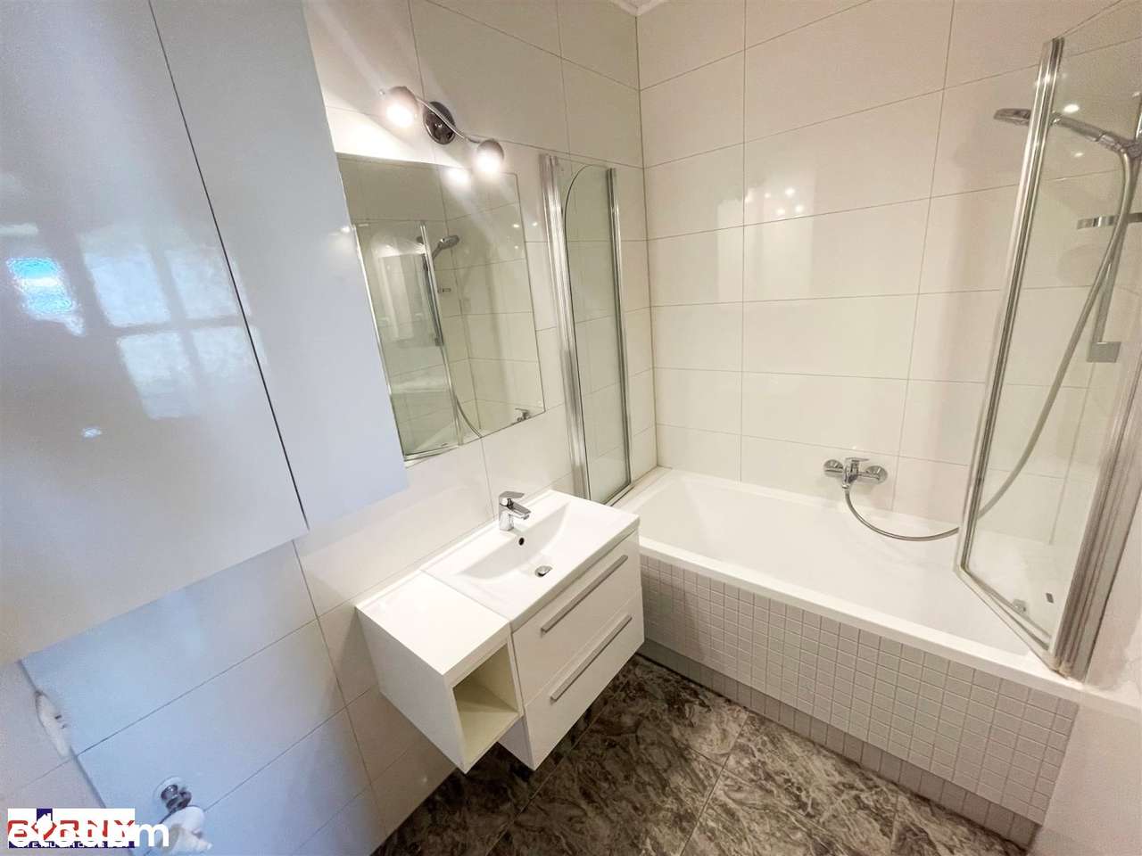 3 pokojowe mieszkanie w świetnej lokalizacji.-5