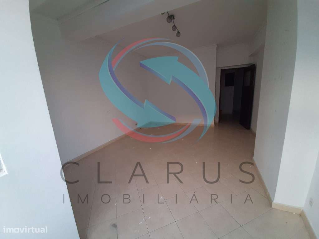 Excelente Apartamento T2 -Almada-18