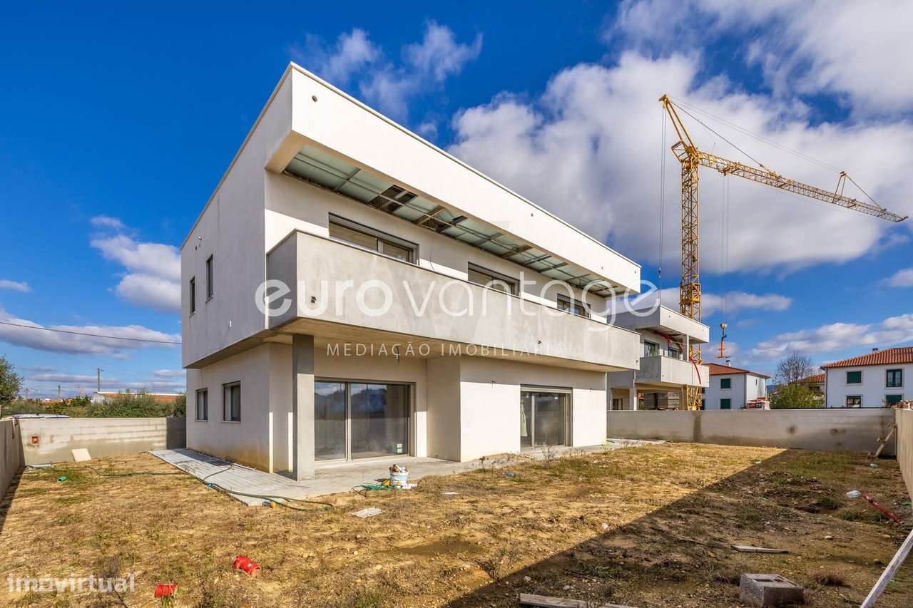 Moradia T4 | Nova | Jardoeira – Batalha-39