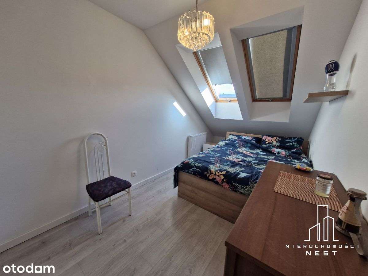 Bliźniak z garażem i ogródkiem-5