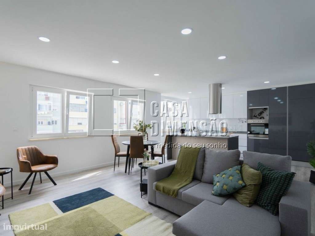 Apartamento de tipologia T3 com varanda, mobilado e equipado em Ben...-10
