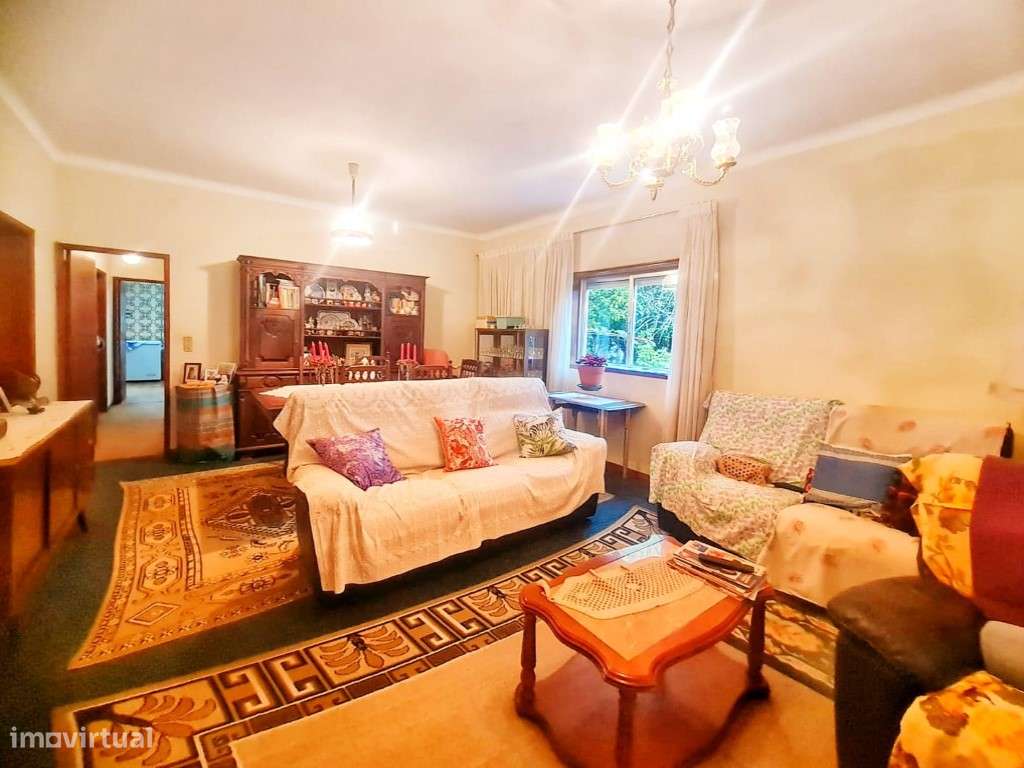 Moradia V4/T4 rés do chão e isolada em Guifões- Porto-11