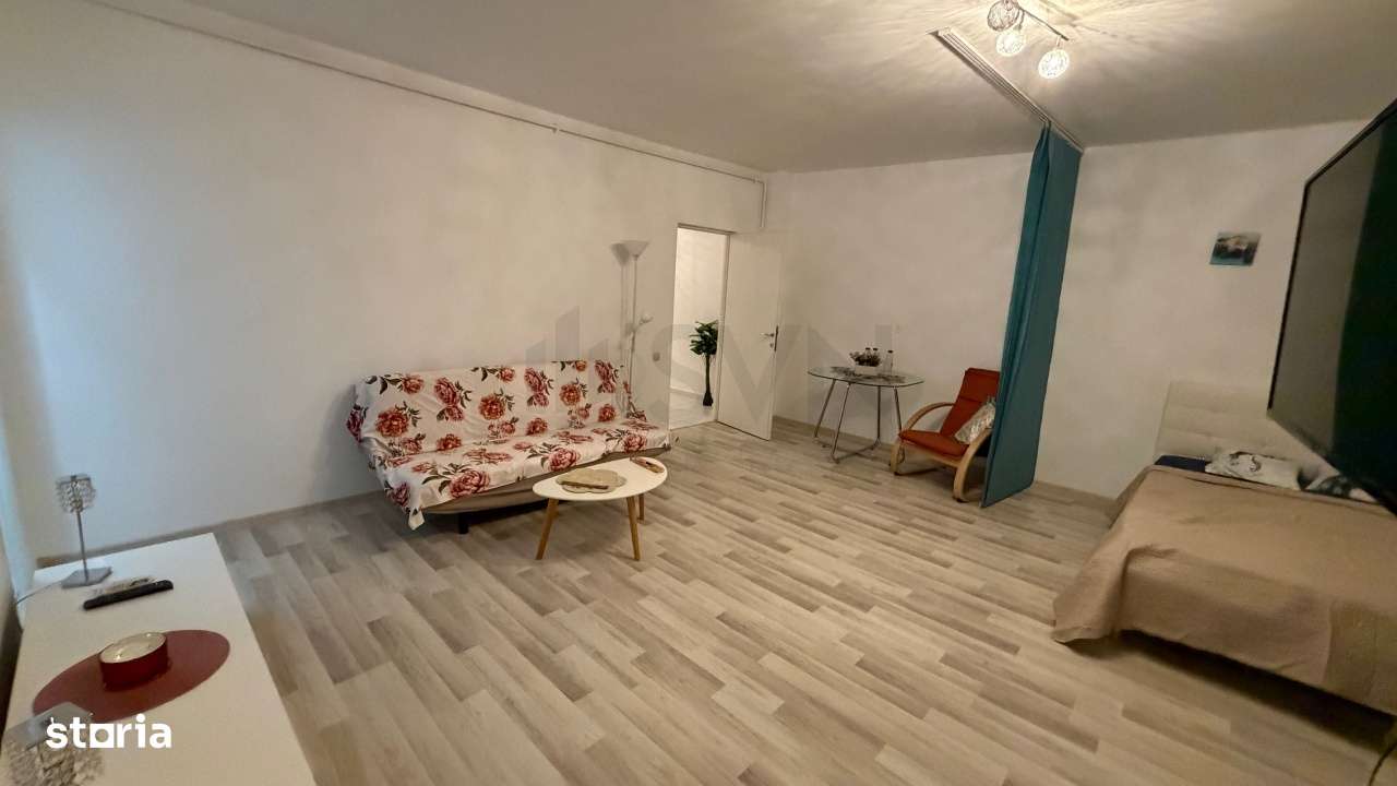Studio Mall Vitan bloc 2001 53 mp