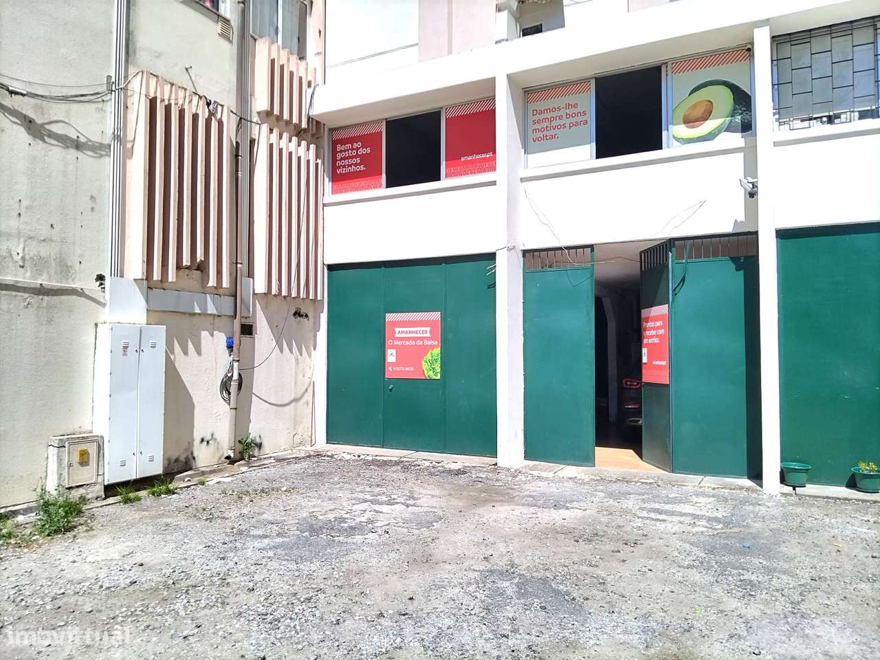 Excelente Loja com 2 Pisos – Zona Central-9