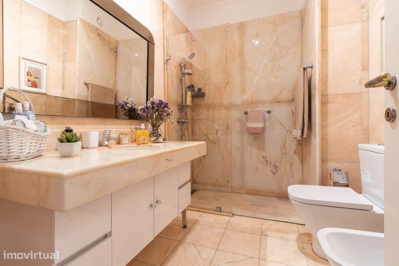 T3 Av. João XXI | 200m2 | 2 Elevadores | 2 Parqueamentos | Arrecadação-32