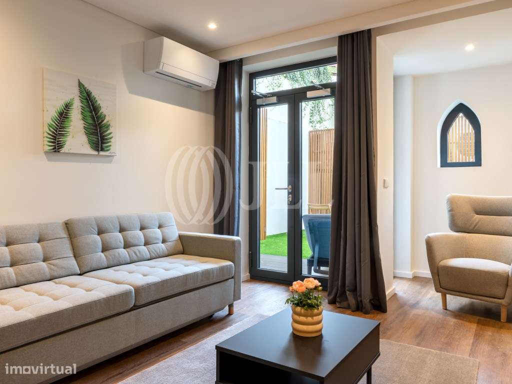 Apartamento T1+1, com pátio, na Baixa do Porto - Grande imagem: 2/59