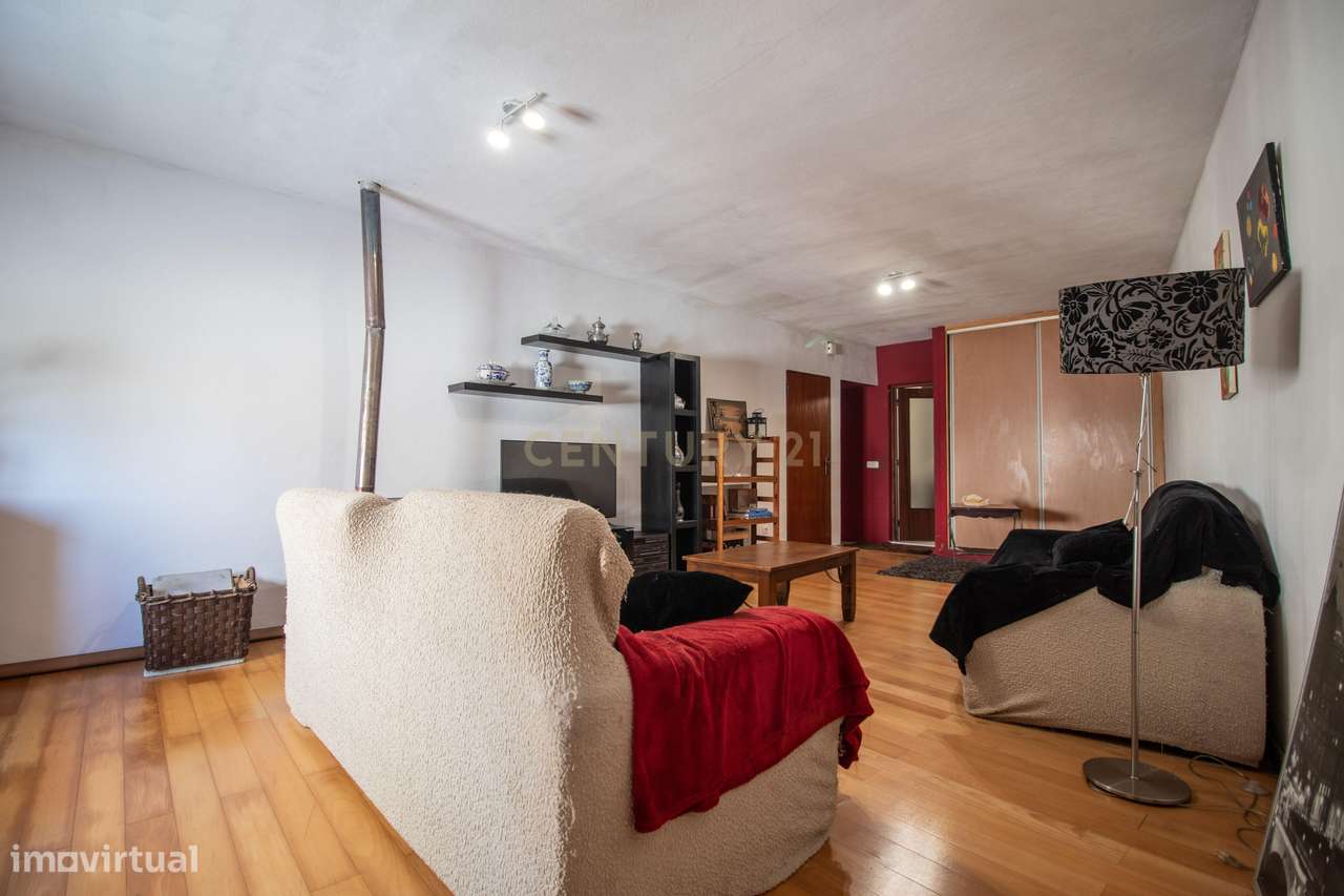 Moradia T3 com Terraço e Terreno no Alqueidão - Figueira da Foz - Grande imagem: 3/60