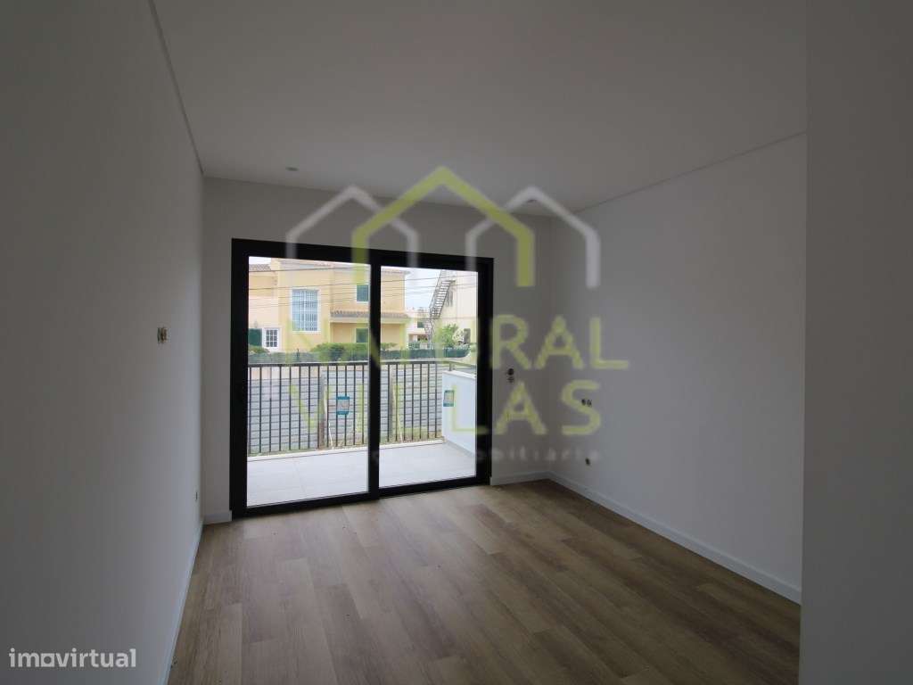 Moradia T3 em Construção, Armação de Pêra-10