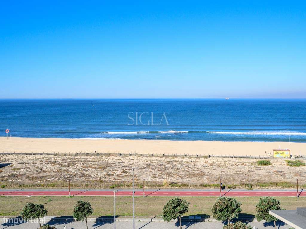 Penthouse T3 com piscina no terraço - Primeira linha de Mar-43