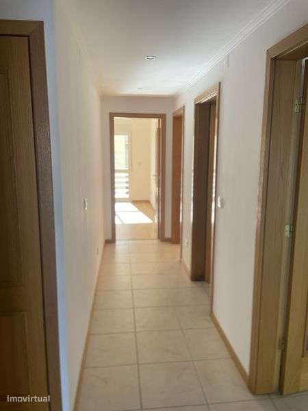 Apatmento T2, aceito permuta - Grande imagem: 5/7