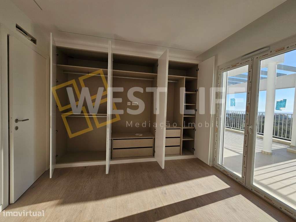 Penthouse T3 com 3 suítes e terraço com magnifica VISTA MAR - Ericeira-24