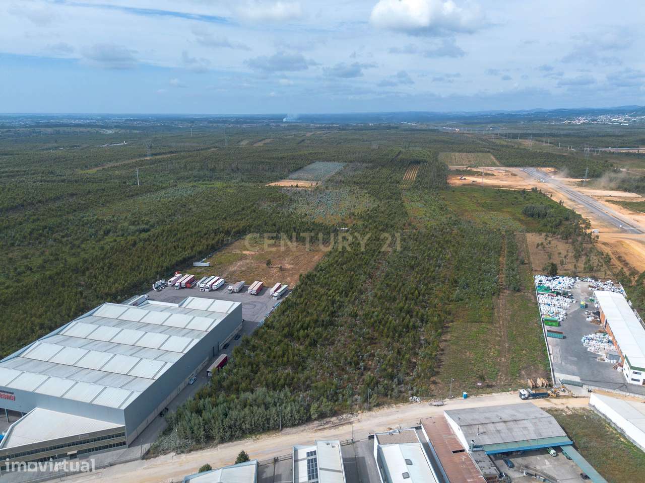 Terreno em Zona Industrial com PDM Aprovado pela Câmara- Albergaria a-5