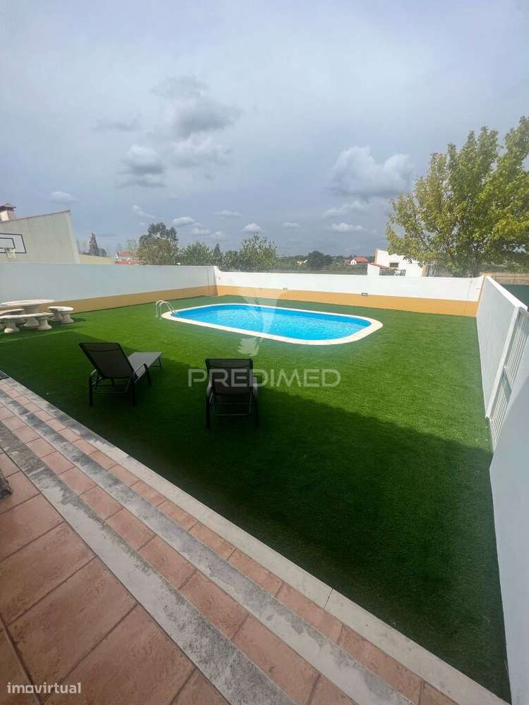 MORADIA T4 COM GARAGEM E AMPLO TERRENO – VALE DE SANTARÉM - Grande imagem: 5/40