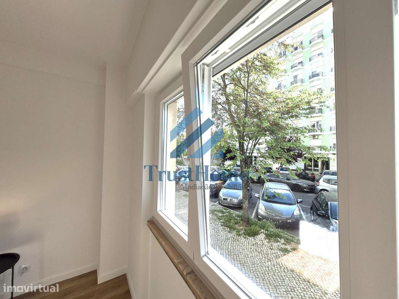 T2 Totalmente Remodelado c/ arrecadação 27m2 Benfica Lisboa-10