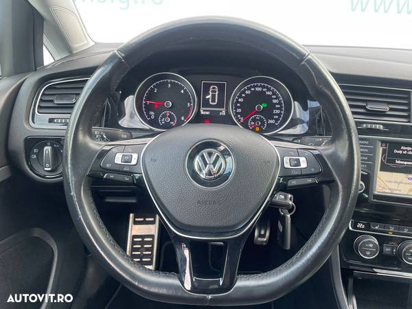 Volkswagen Golf - 10