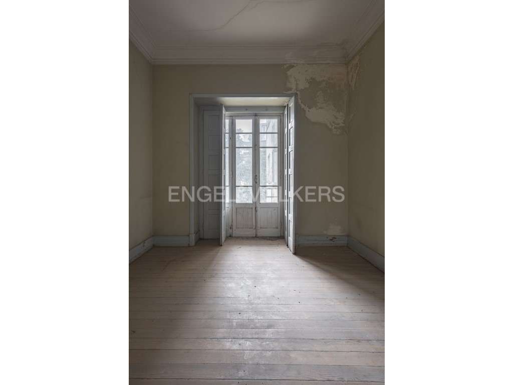 Predio para oportunidade de investimento em Arroios-10