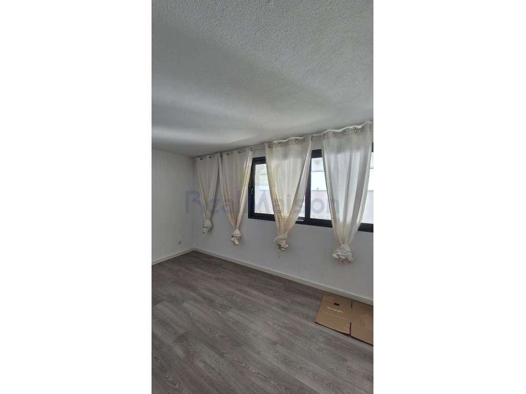 Excelente Moradia de Luxo c/ 7 quartos, Piscina e Jardim-29