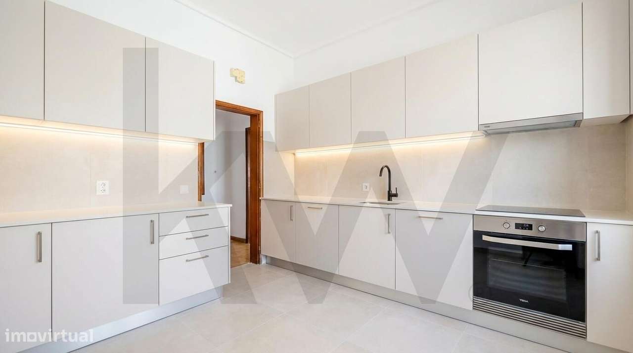 Moradia com 1451m2 de Terreno e Elevado Potencial de Valorização em Sã-10