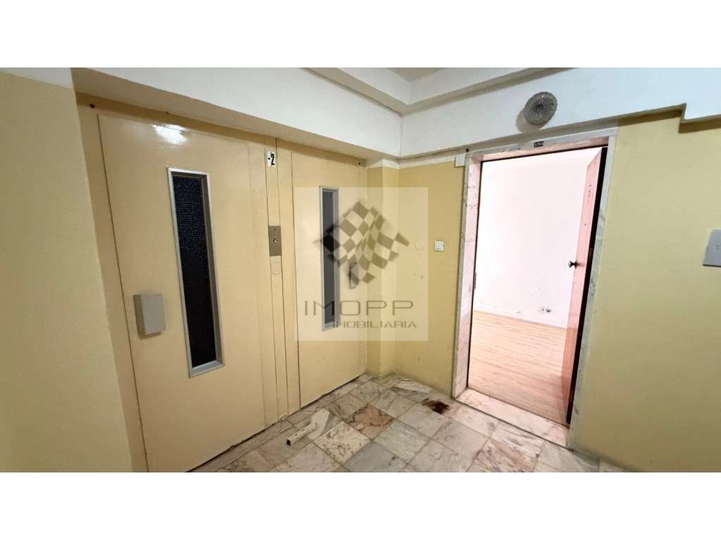 Apartamento T3 na Ramada - Conforto, Funcionalidade e Excelente Loc... - Grande imagem: 2/32