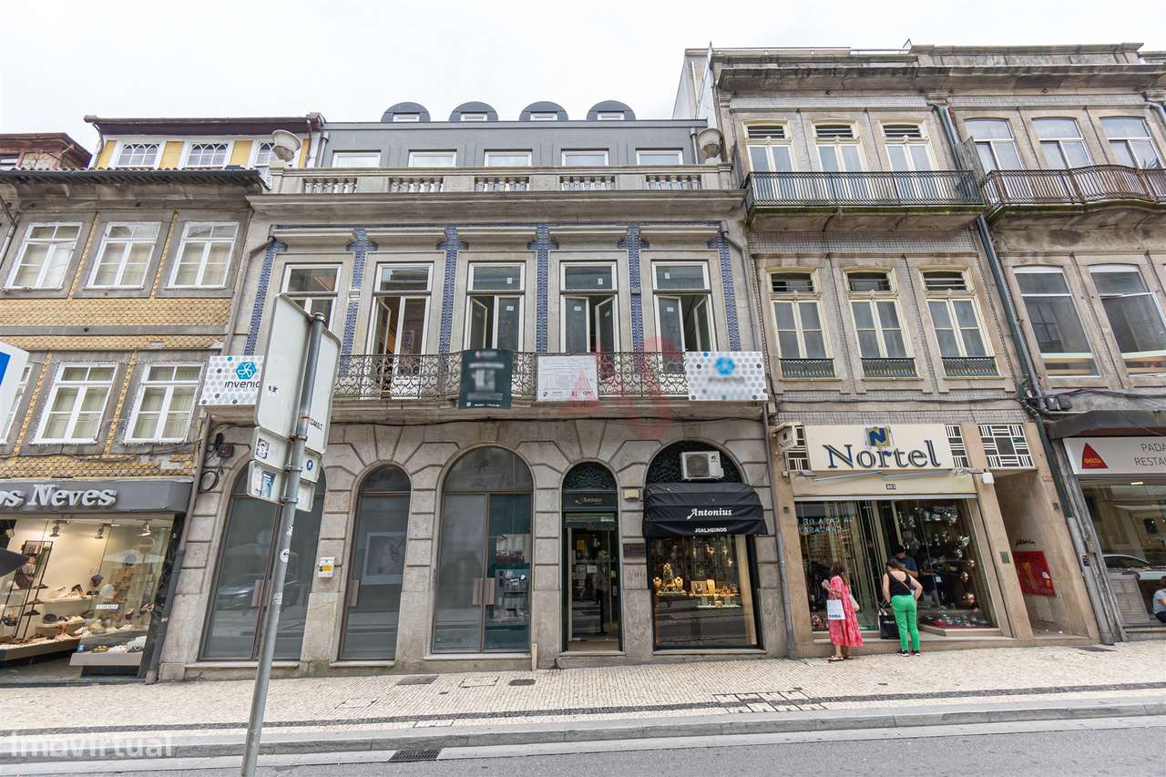 Apartamentos T0+Mezzanine, no coração da Baixa do Porto - Grande imagem: 2/24