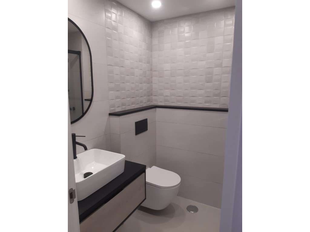Magnifico T2 + 1 - Remodelado - Venteira-11