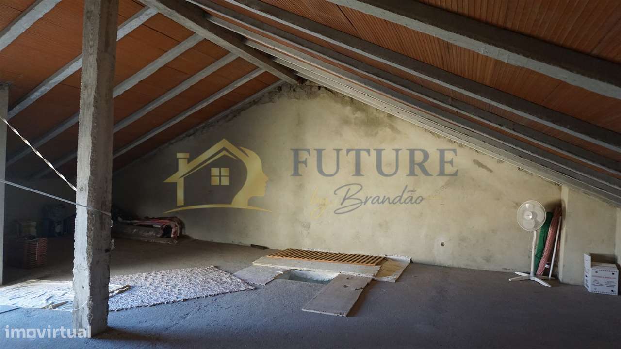 Moradia T3 Venda em Santa Iria de Azoia, São João da Talha e Bobadela,-28