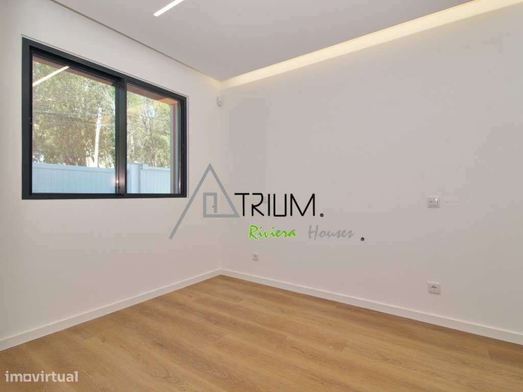 Moradia T4+1 Isolada com piscina e jardim nova-20