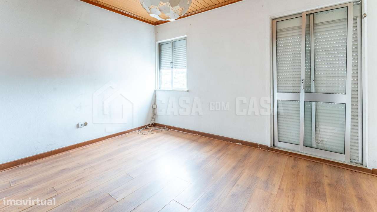 Moradia p/ Restaurar em Vildemoinhos-9