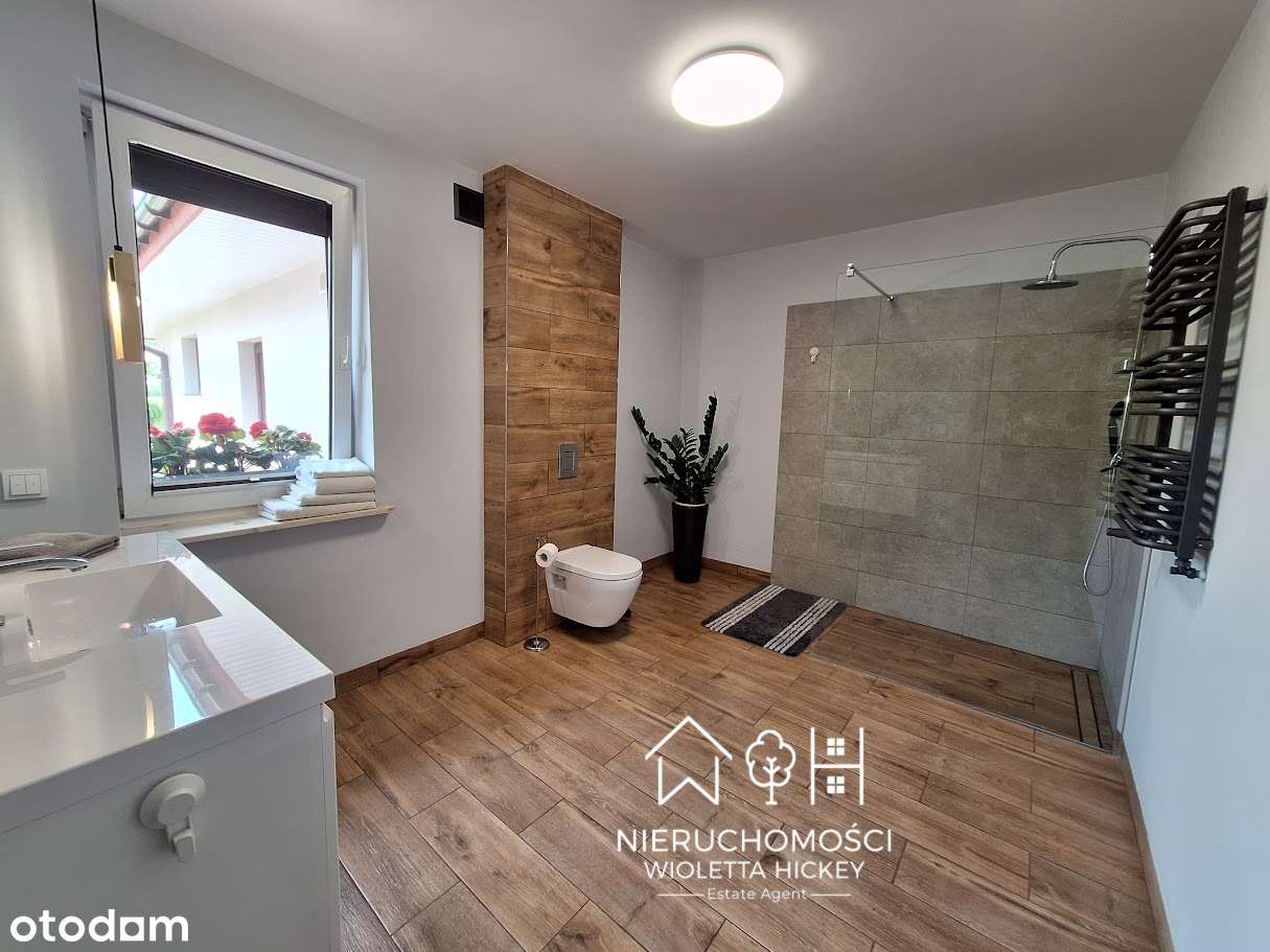 Piękny dom z dużym ogrodem i potencjałem Łąck, 2 niezależne części!-9