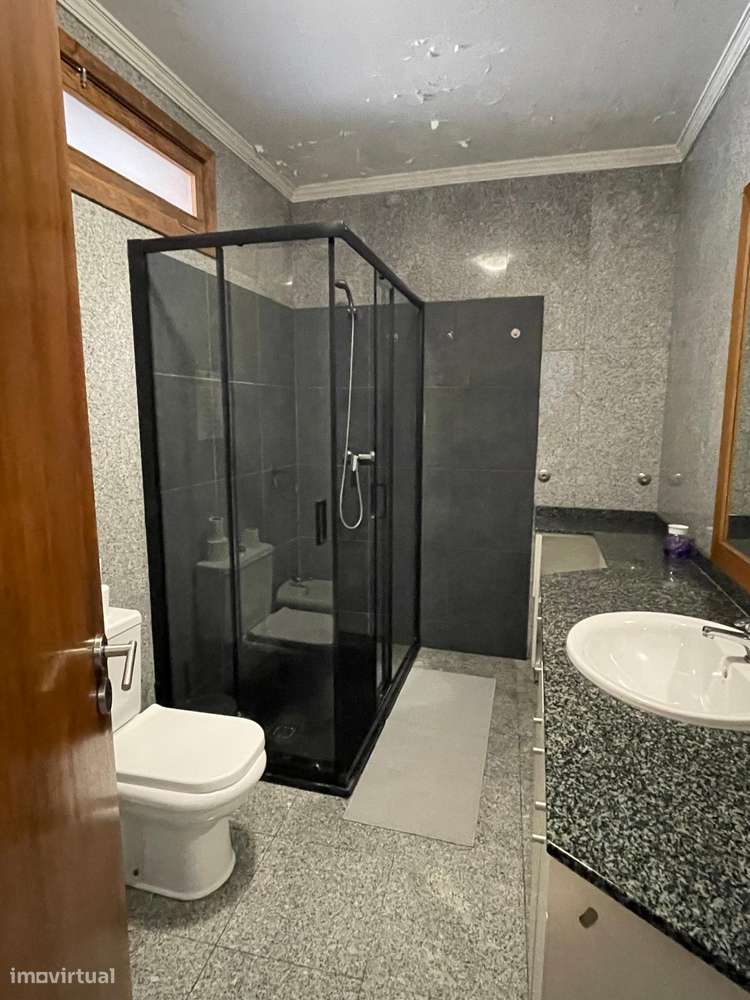 Edifício de comércio e apartamento duplex-10