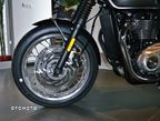 Triumph Bonneville - 22