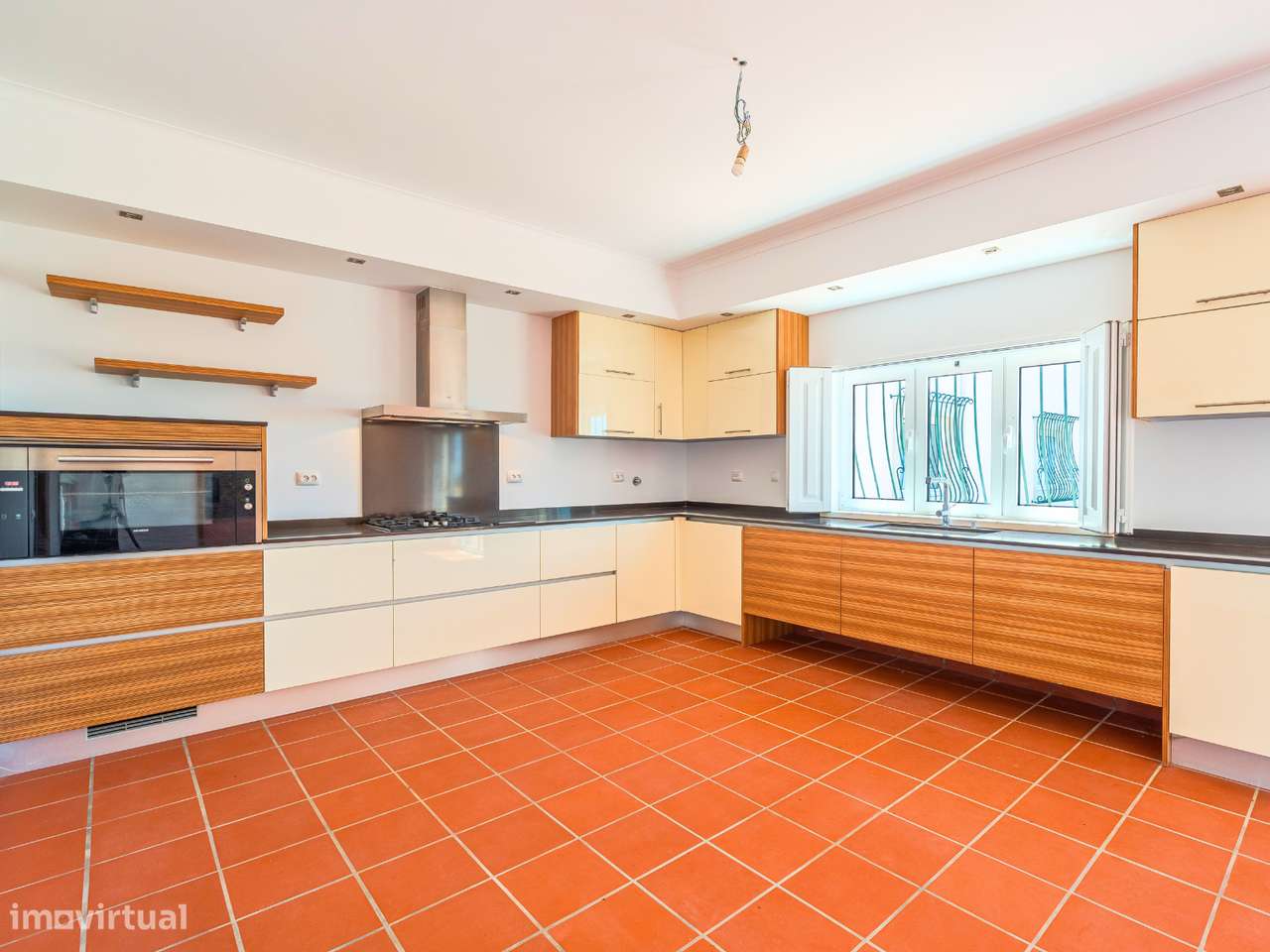 Moradia T4 inserida em propriedade com 9.680 m²-12