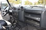 Land Rover Defender - 24