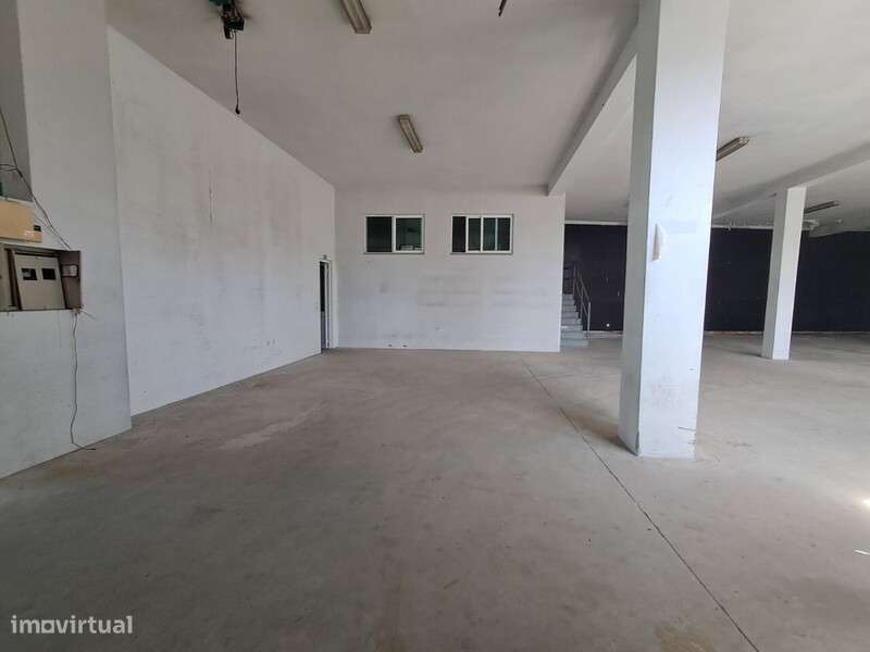 Armazém em São João da Madeira - Grande imagem: 5/24