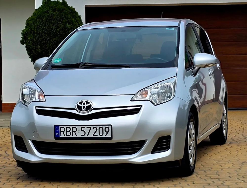 Toyota Verso-S 2011