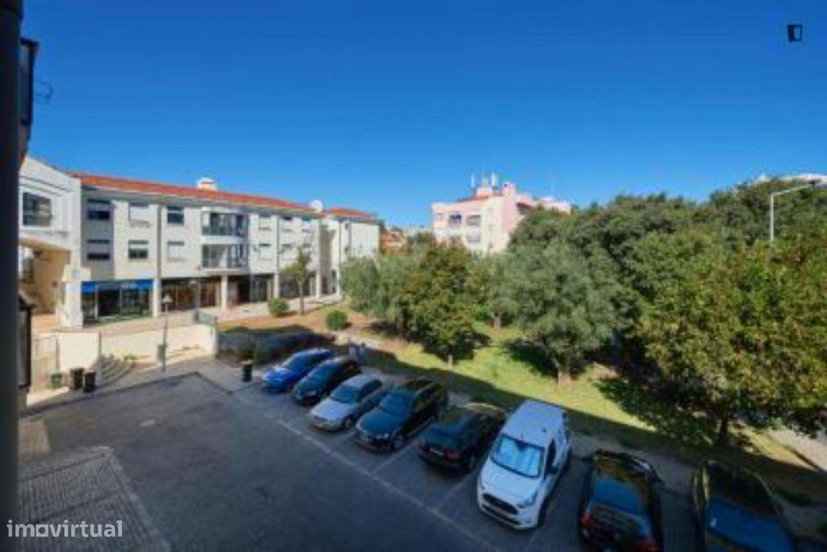 Quarto - localizado em Telheiras Lisbon - Grande imagem: 2/10