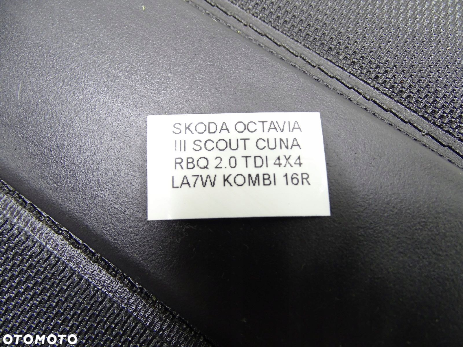 ROLETA BAGAŻNIKA SKODA OCTAVIA III 3 KOMBI 5E9867871C - 7