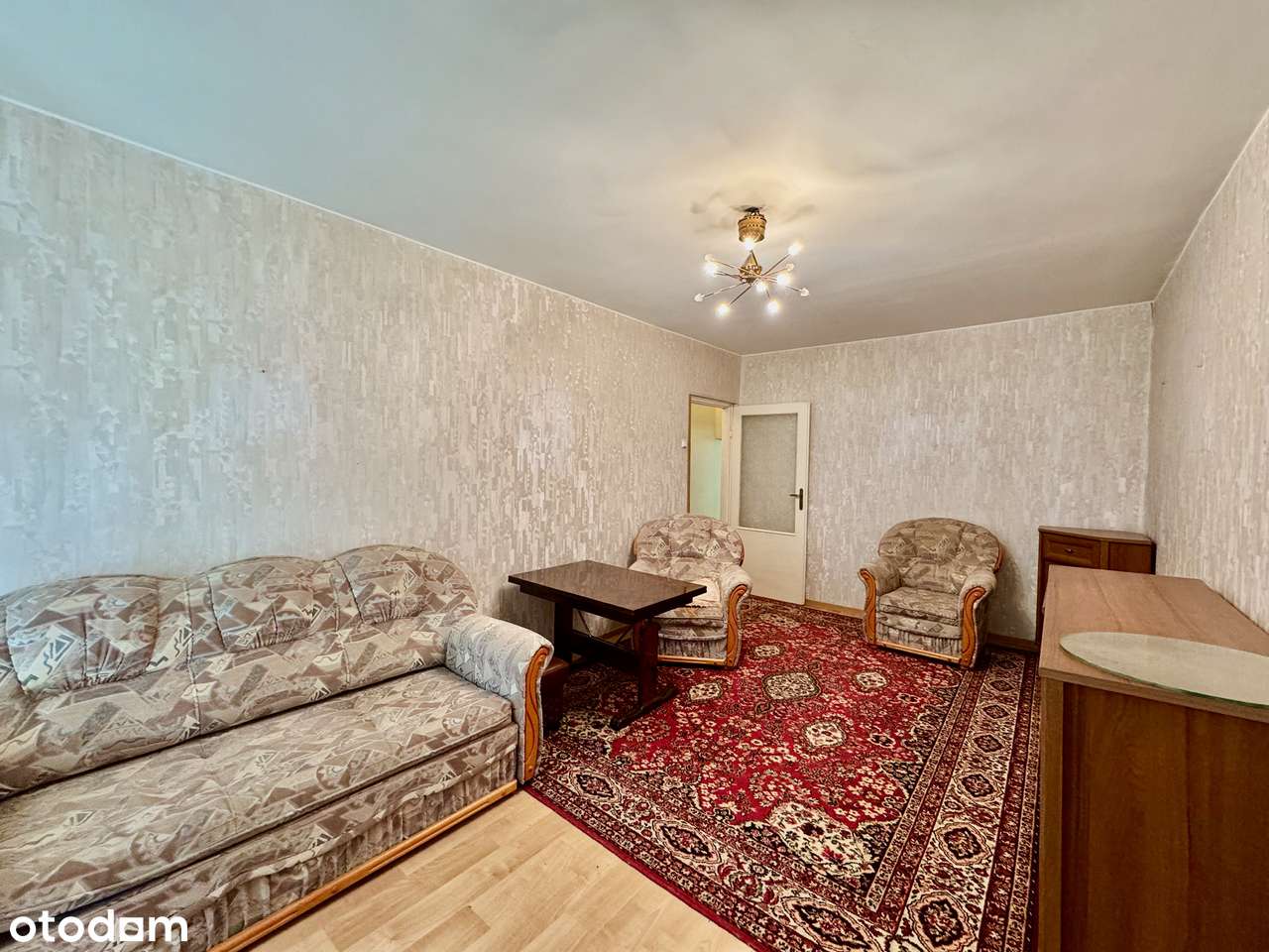 | 2 pokoje + kuchnia | 40m2 | balkon | komórka |-0