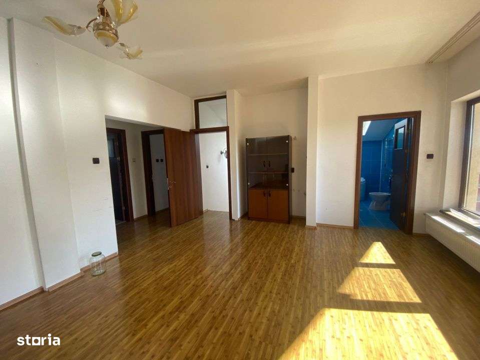 TUR VIRTUAL! Vila P+1+M pe Colt – 325mp Utili, Curte Amenajata 590mp-8