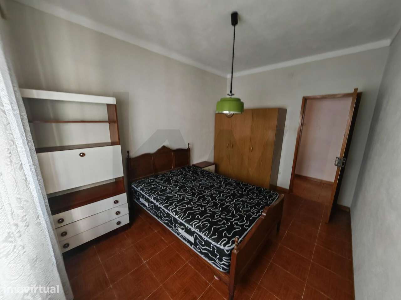 Moradia T3 no Tramagal, numa prestigiada localização da vila-6