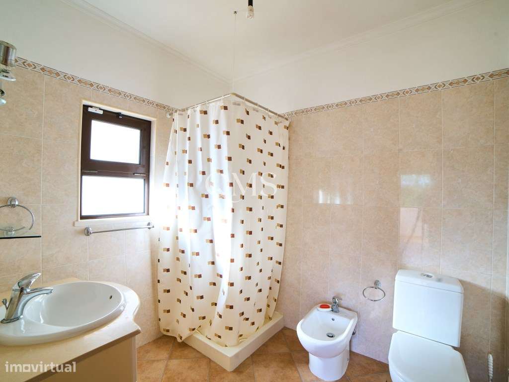 Um retiro intemporal no Algarve onde a elegância encontra a serenidade-17