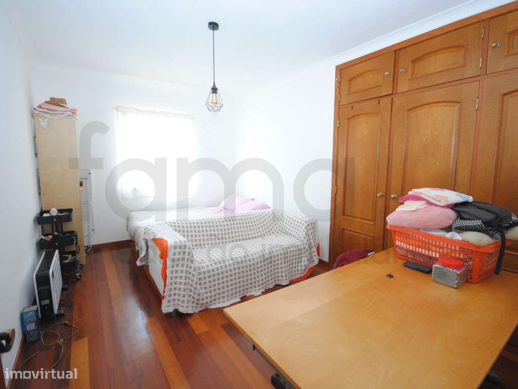 Moradia T5 em Lote Urbano de 5.135m2-57