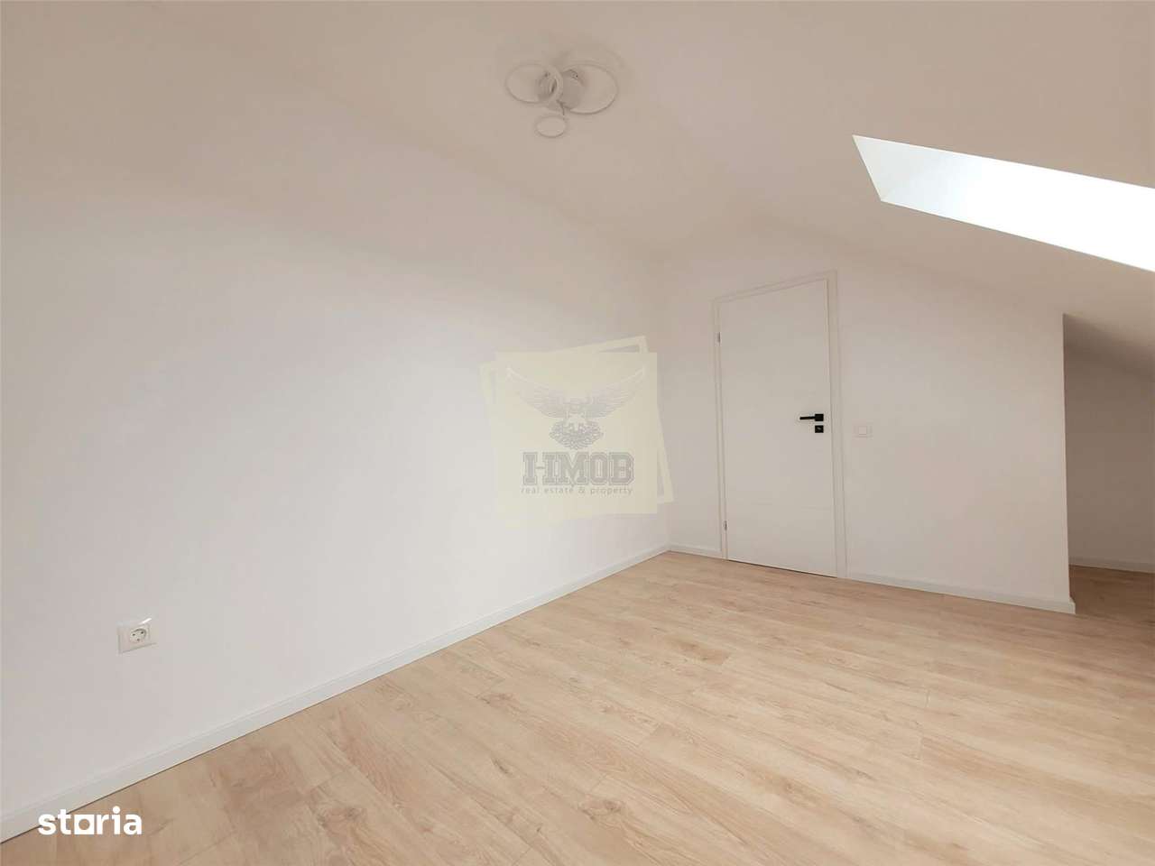 Apartament la cheie pe 2 niveluri 67 mp 2 camere 2 bai balcon Ciresica - Imagine principală: 3/9