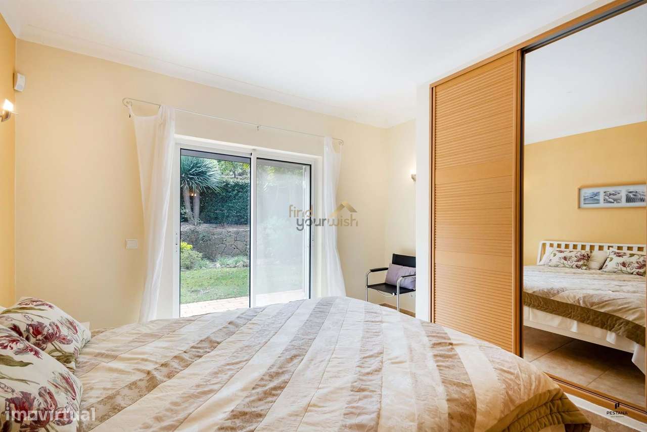 Moradia T4 com piscina, único piso,  com acesso direto ao exclusivo Ca-20