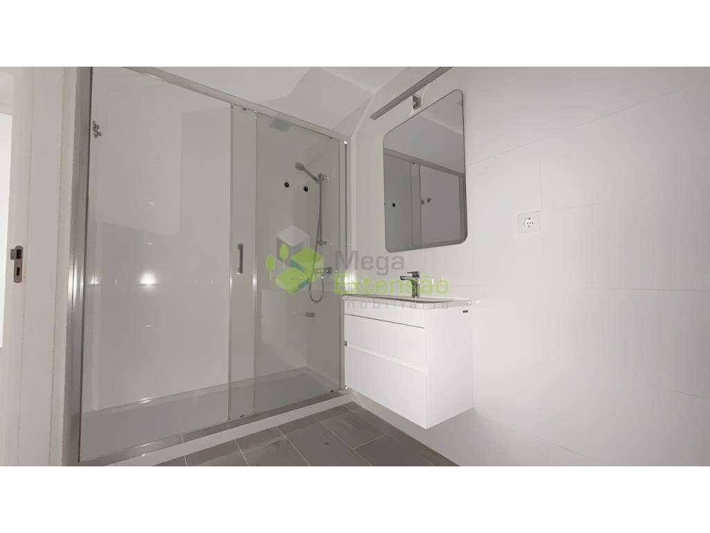 Apartamento T2, Novo, a estrear | Moderno | Centro de Torres Vedras-33