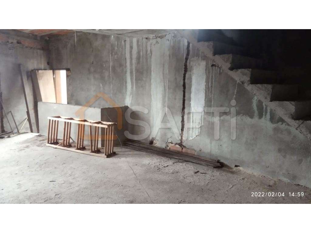 Venda - Casa com Espaço Comercial 437 m2 Moitas de Venda - Alcanena - Grande imagem: 4/9