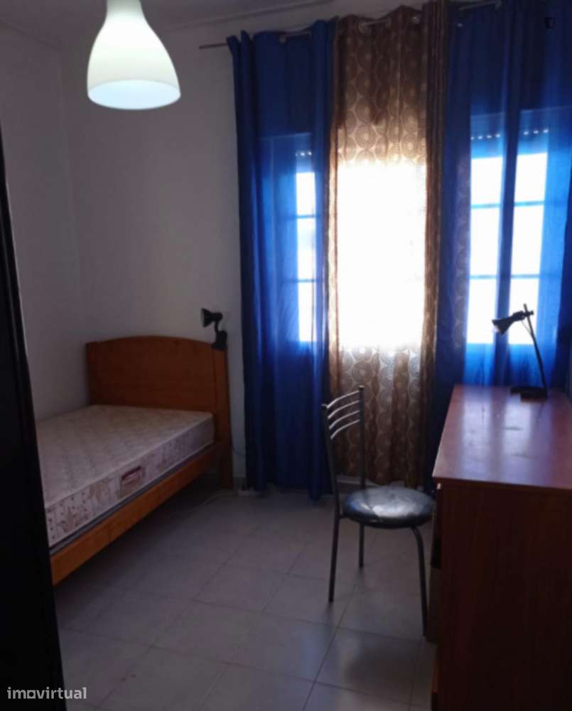 Quarto - localizado em Lisbon - Grande imagem: 3/10