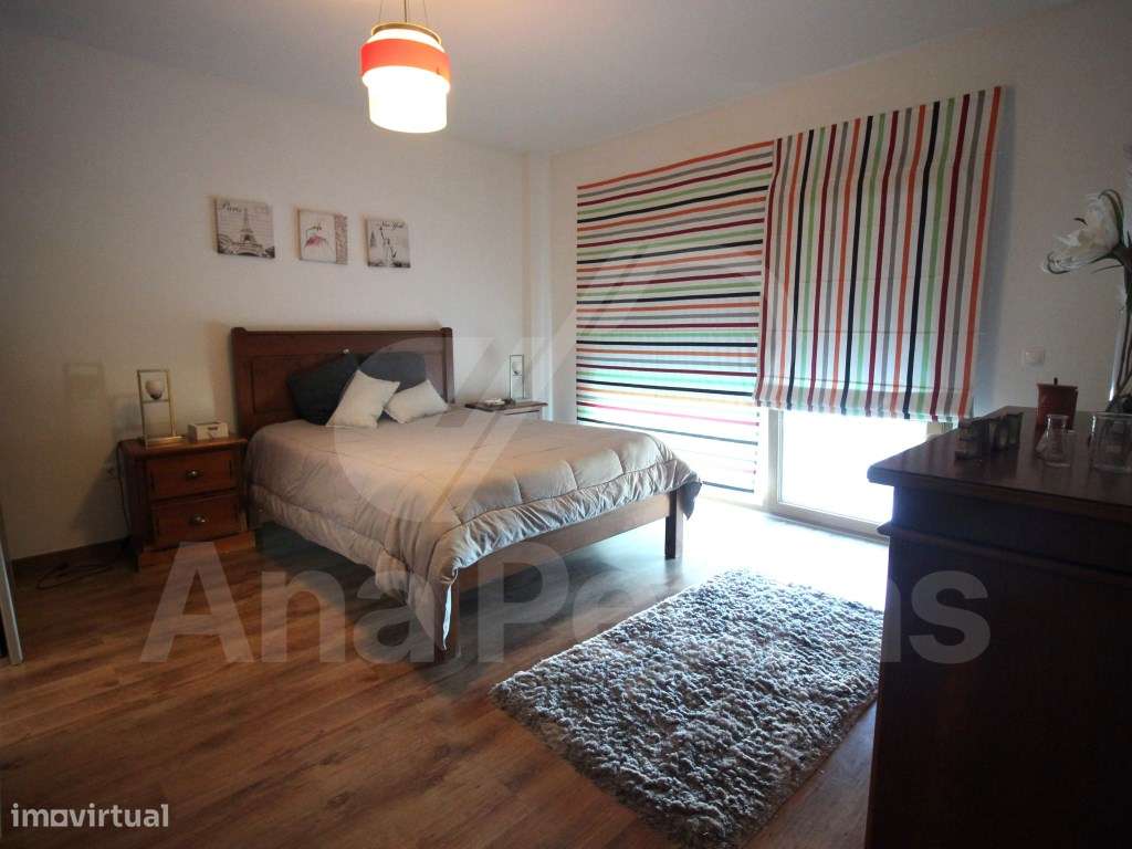 Contemporânea Moradia T4-22