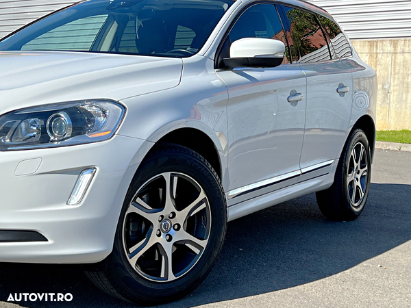 Volvo XC 60 D4 AWD Geartronic Momentum - 14