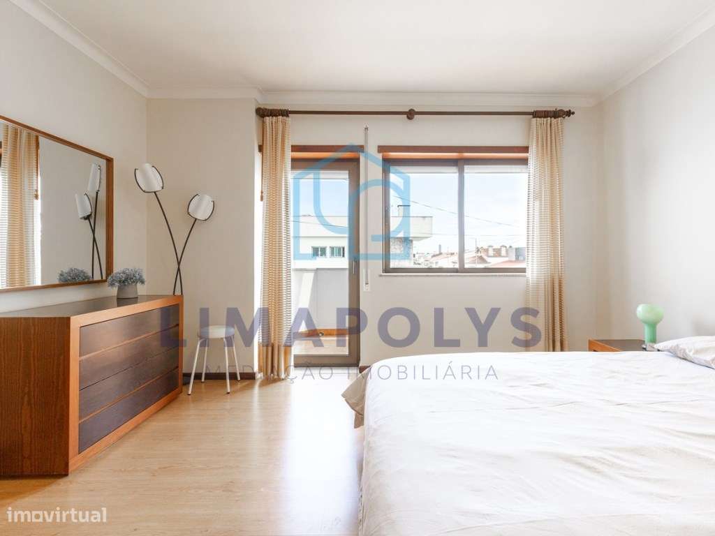 Moradia T4 com Vista Mar a 50m da Praia - Oportunidade Única!-16